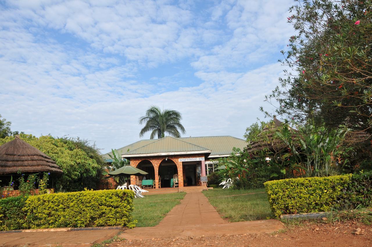 Masindi New Court View Hotel מראה חיצוני תמונה